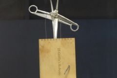 Scissor-Machine-Detail
